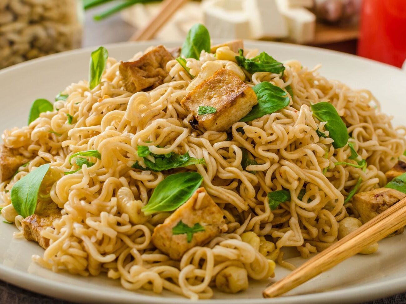 Також вам знадобиться 150 г вареної ковбаси