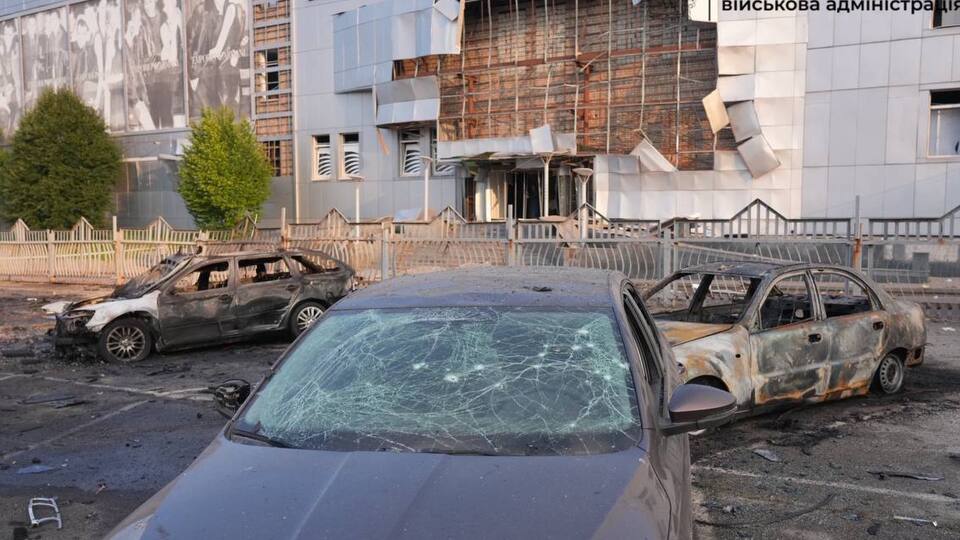 В городе сгорело много машин