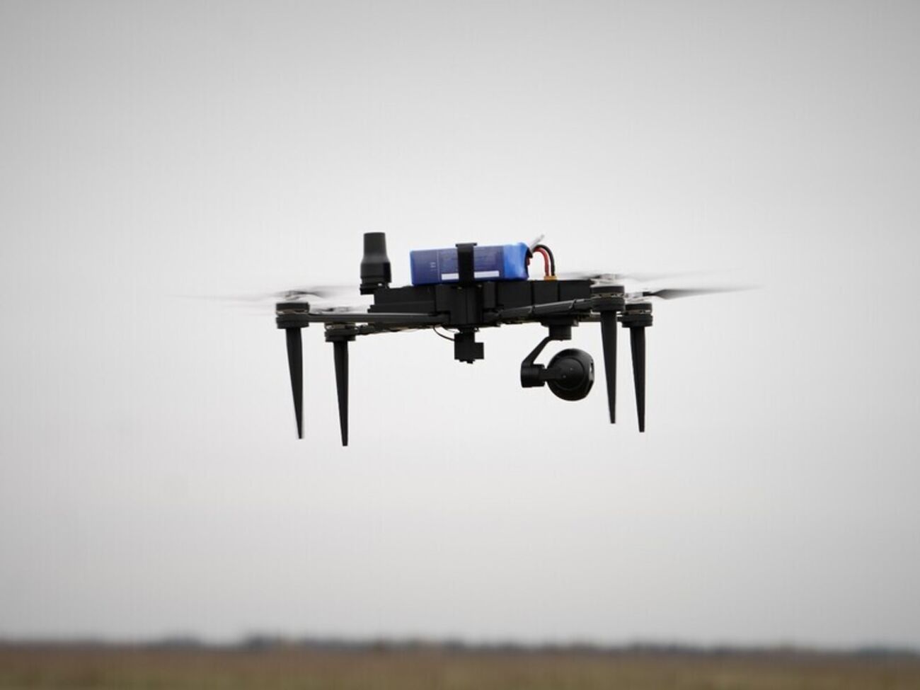 Авторы материала добавляют, что производственные линии стали менее гибкими из-за высокотехнологичного характера современного производства