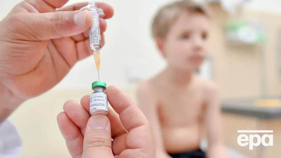 В случае подписания закона, дети, которым не сделали обязательных медицинских прививок, не смогут находиться в образовательных учреждениях