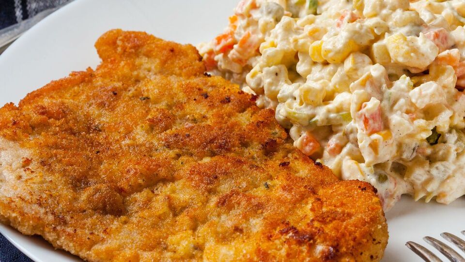 Для панировки понадобится 150 г сыра