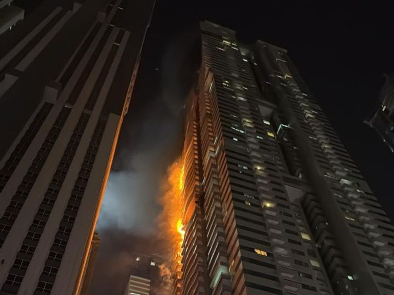 Из горящего здания эвакуировали жителей