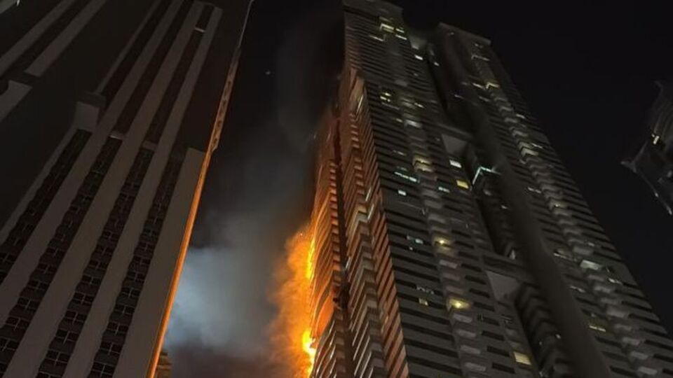 Из горящего здания эвакуировали жителей