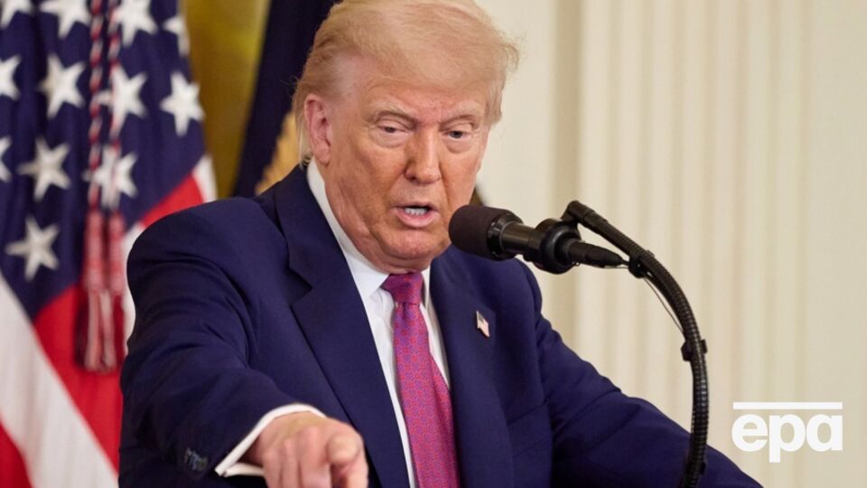 По словам Трампа, его разговор с Путиным длился "долго"