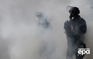 До учасників акції проти Трампа "Жодних королів" у Лос-Анджелесі застосували сльозогінний газ. Також поліція схвалила використання нелетальної зброї