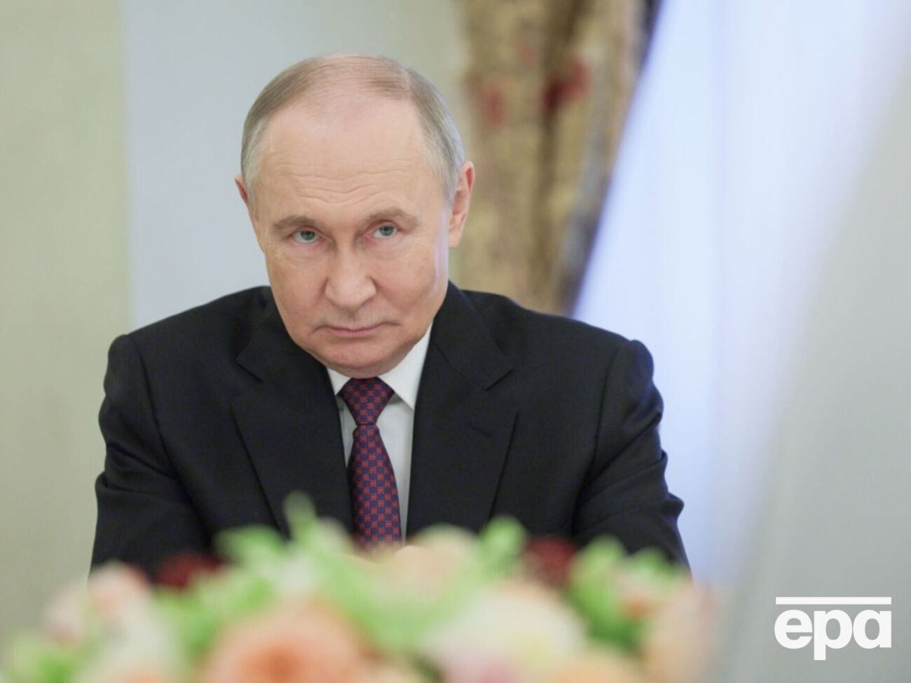 По словам Трампа, он долго разговаривал с Путиным о его посредничестве