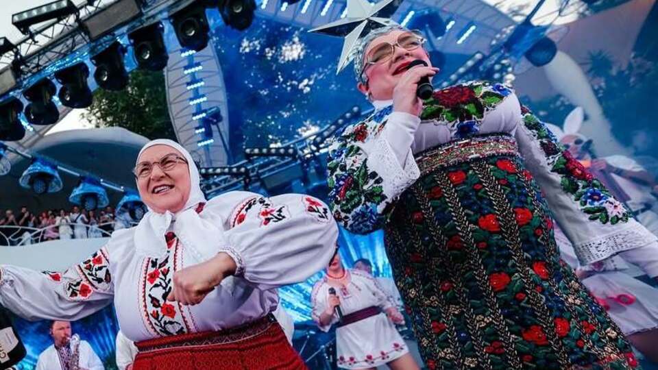 Во время концерта в Киеве Сердючка исполнила на русском языке песни "Дольче Габбана" и "Все будет хорошо"