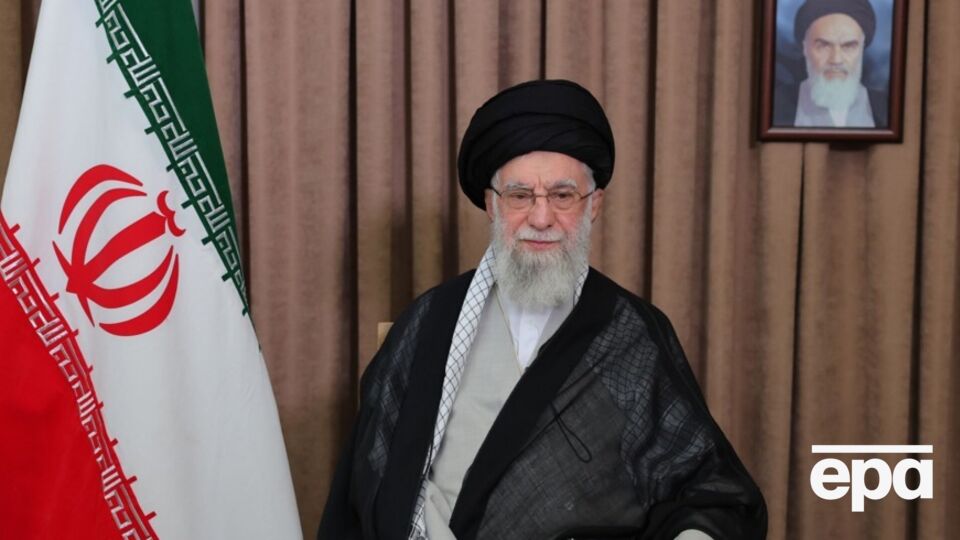 Трамп против убийства Хаменеи, отмечают собеседники журналистов