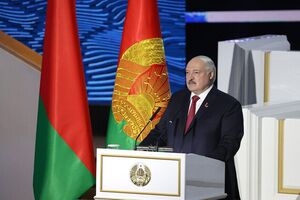 Лукашенко рекомендовал белорусам есть картофель запеченный или в виде пюре