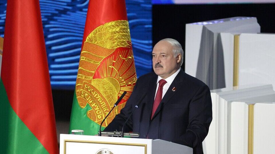 Лукашенко рекомендовал белорусам есть картофель запеченный или в виде пюре