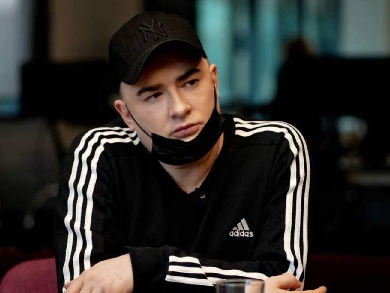 Данилко лично не комментировал скандал, но его директор объяснил, что певец исполнял песни на суржике