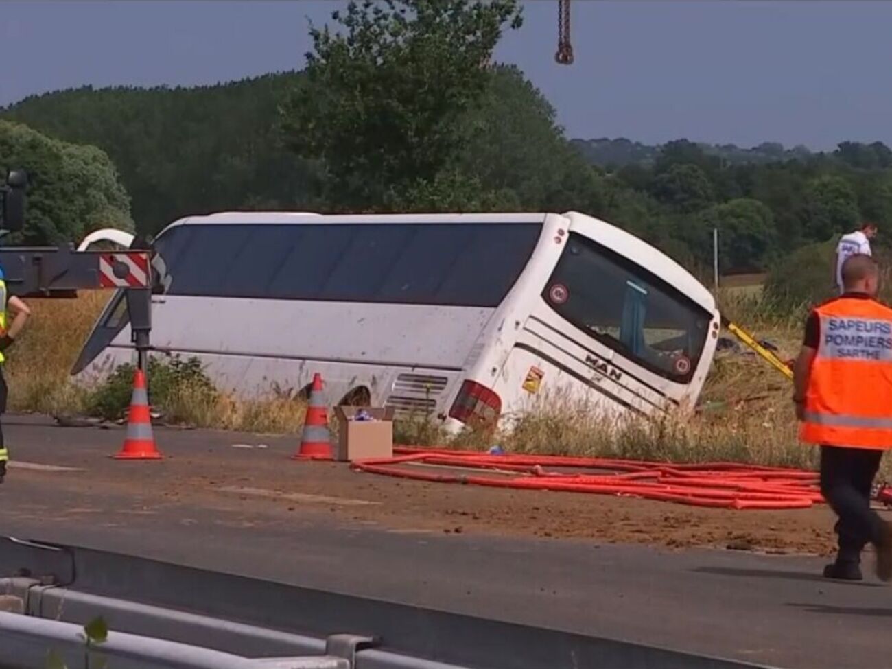 13 июня во французском департаменте Сарт в результате аварии автобуса погибли четыре человека, трое из которых – украинцы