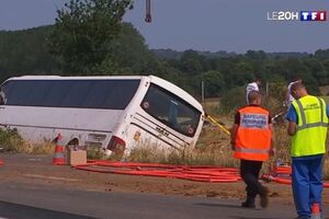 13 июня во французском департаменте Сарт в результате аварии автобуса погибли четыре человека, трое из которых – украинцы