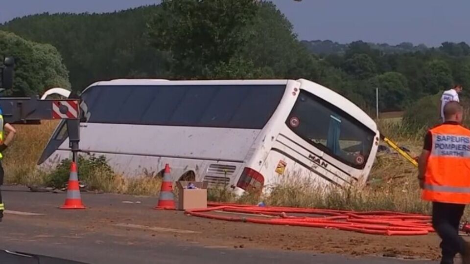 13 червня у французькому департаменті Сарт унаслідок аварії автобуса загинуло четверо людей, троє з яких – українці