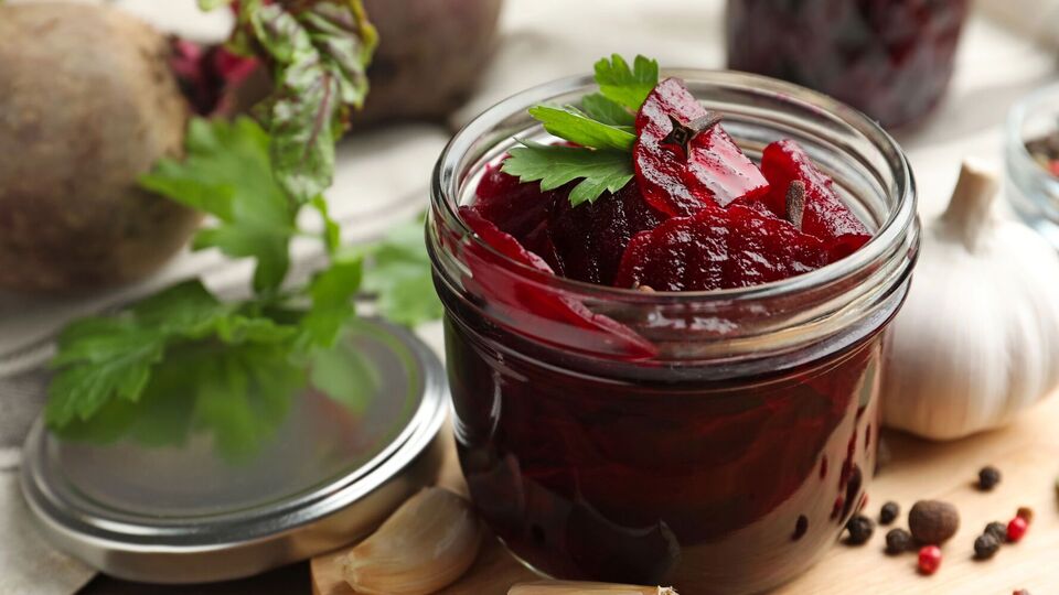 Эта консервация готовится в несколько шагов