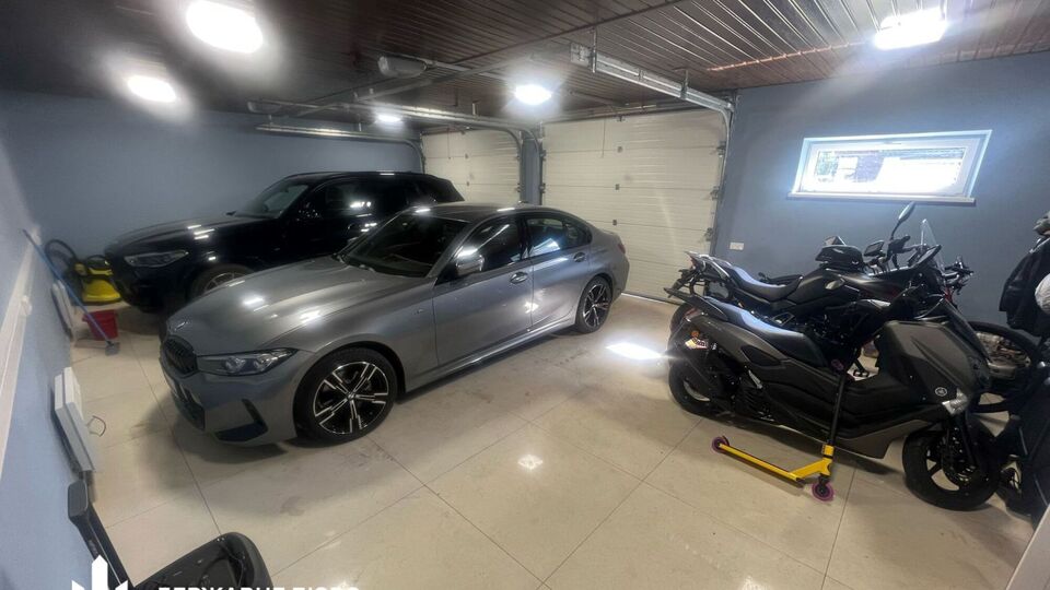 У ДБР зазначили, що попередні збитки можуть бути значно більшими, адже структура постачала техніку для понад 17 військових частин