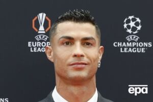 Роналду воспитывает четырех детей