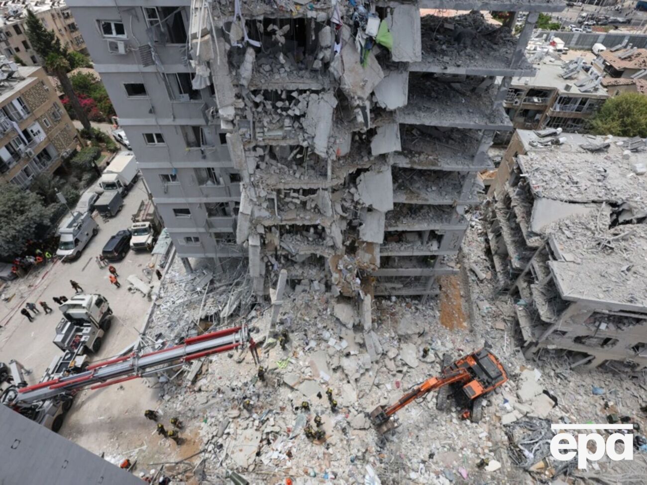 Семья приехала в Бат-Ям для лечения дочери