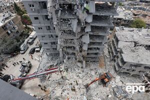 Родина приїхала в Бат-Ям для лікування доньки