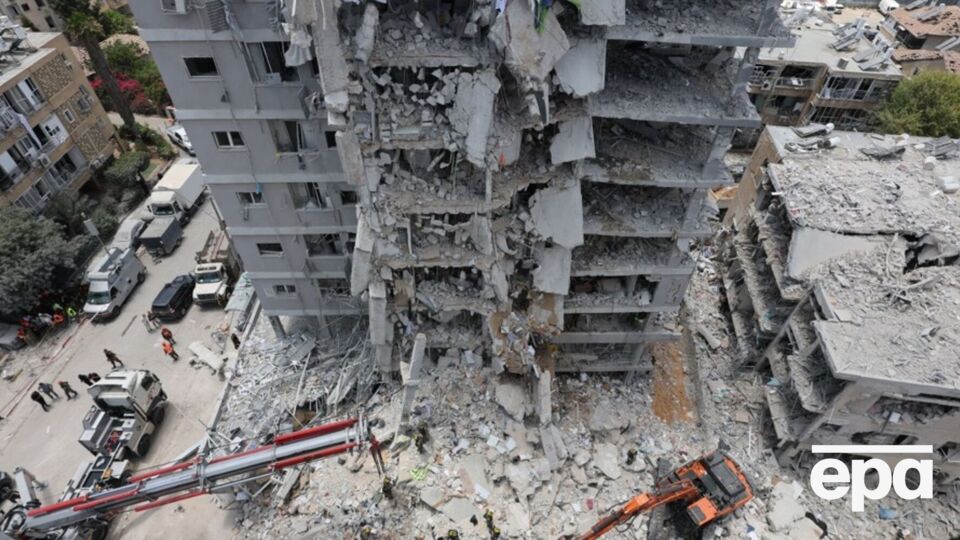 Семья приехала в Бат-Ям для лечения дочери