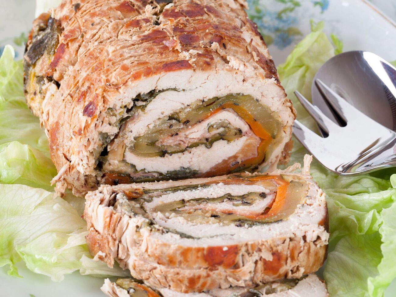 Для начинки возьмите 300 г шампиньонов