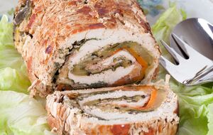 Для начинки возьмите 300 г шампиньонов