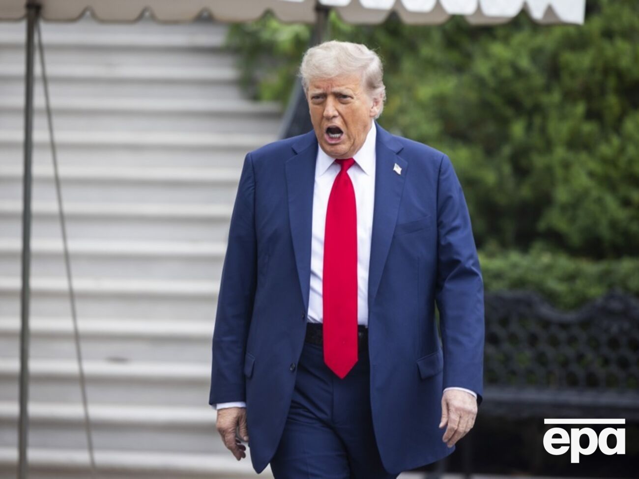 Трамп заявив, що Макрон помиляється щодо причини його дострокового від'їзду з G7