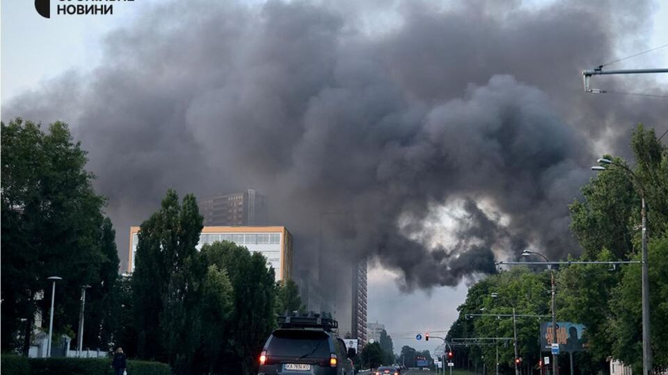 В ночь на 17 июня россияне запустили по Киеву и окрестностям 175 дронов, более 14 крылатых ракет и как минимум две баллистические ракеты