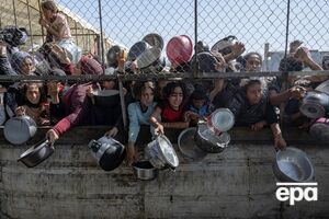 Палестинцы ждут гуманитарной помощи в Газе