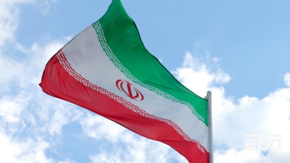 Иран не занимался активной разработкой ядерного оружия, считает разведка США