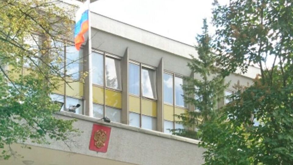 Пострадали ли помещения представительства или его работники, российское посольство не уточнило
