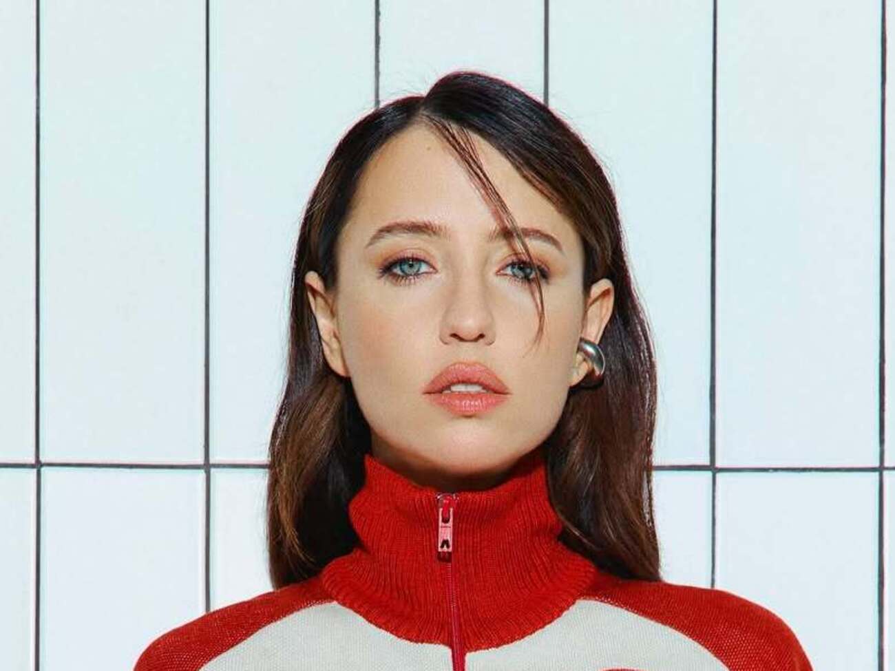 Дорофеева отметила, что в девятиэтажке, в которую попала российская ракета, полностью разрушен подъезд