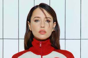 Дорофеева отметила, что в девятиэтажке, в которую попала российская ракета, полностью разрушен подъезд