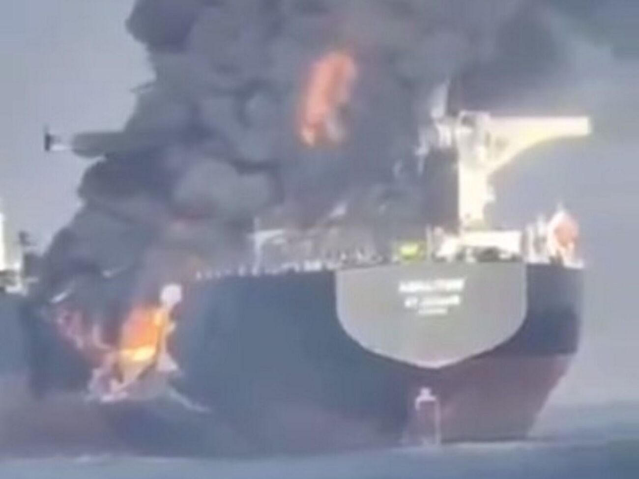 Танкеры перевозили нефть в Индию, говорится в статье