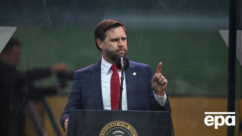 Вэнс: Конечно, люди правы, когда беспокоятся о вмешательстве в дела других стран после последних 25 лет идиотской внешней политики