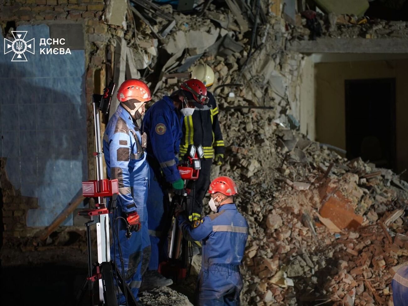 В настоящее время известно о 16 погибших и 134 пострадавших людях в столице