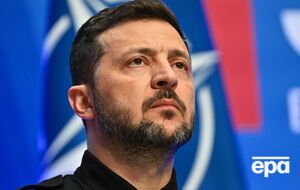 Зеленський достроково повертається в Україну