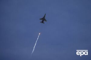 Израиль продолжает атаковать военные объекты Ирана