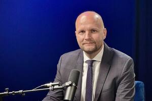 Надь назвав спробу арешту "театром"