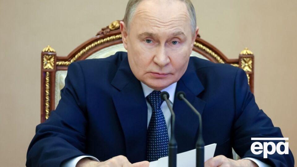 Часть окружения Путина считает его реакцию на "Паутину" нерешительной