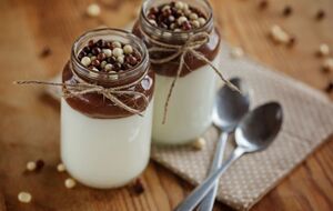 Десерт "Птичье молоко" на сметане получается очень вкусным