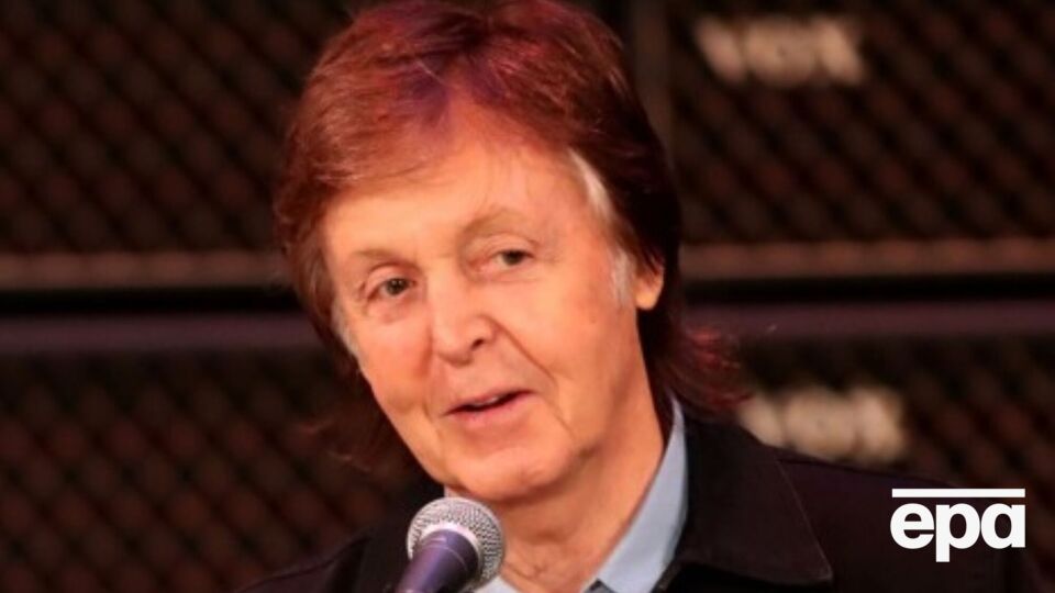 Маккартни родился 18 июня 1942 года в Ливерпуле