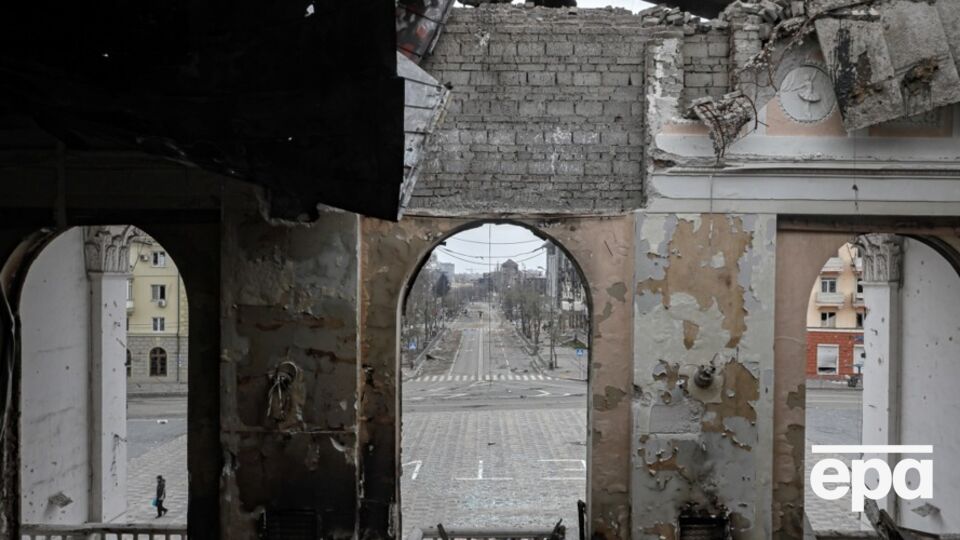 Окупанти вдарили по драматичному театру з мирними жителями 16 березня 2022 року