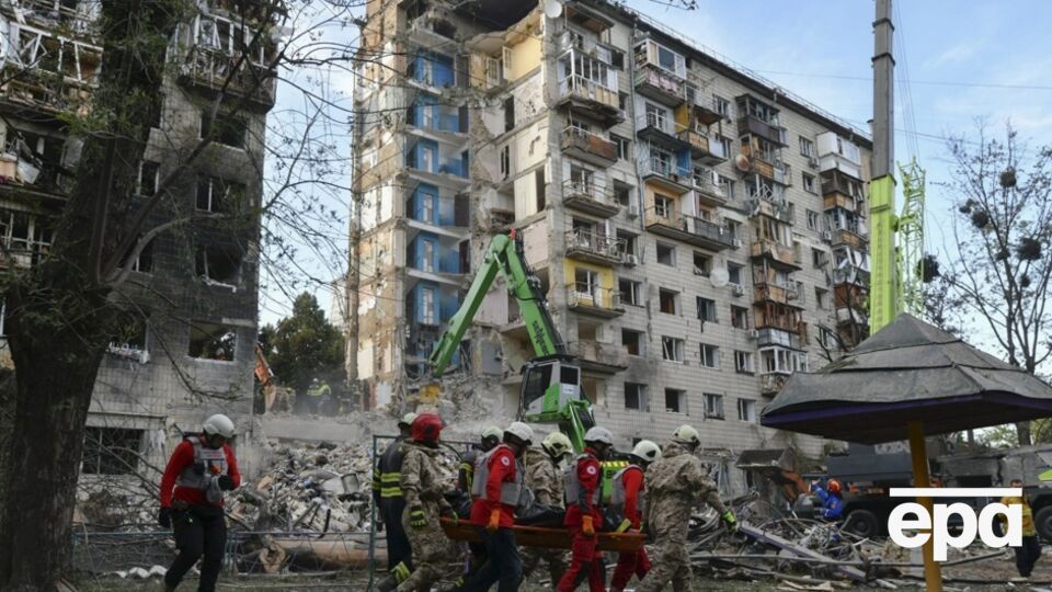 Баллистическая ракета РФ попала прямо в жилую высотку