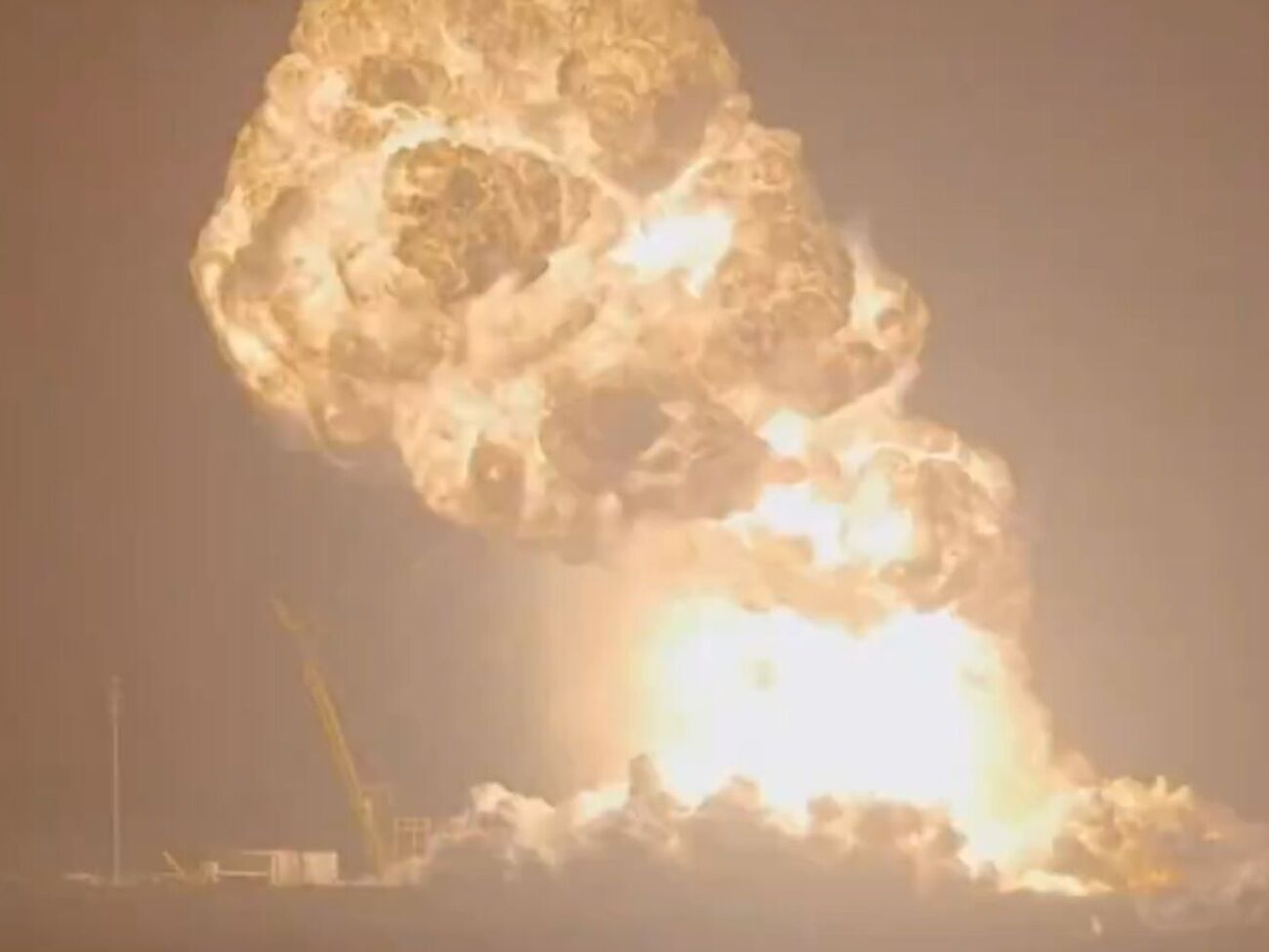 Взрыв произошел на космодроме в Техасе