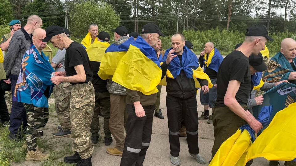 З російського полону повернули групу українців із пораненнями