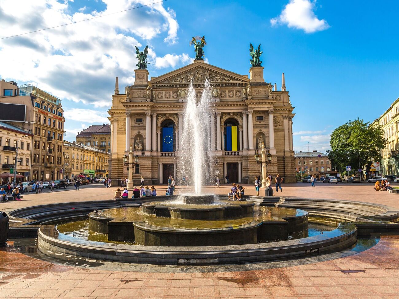 Хвилина мовчання щодня починається о 9.00