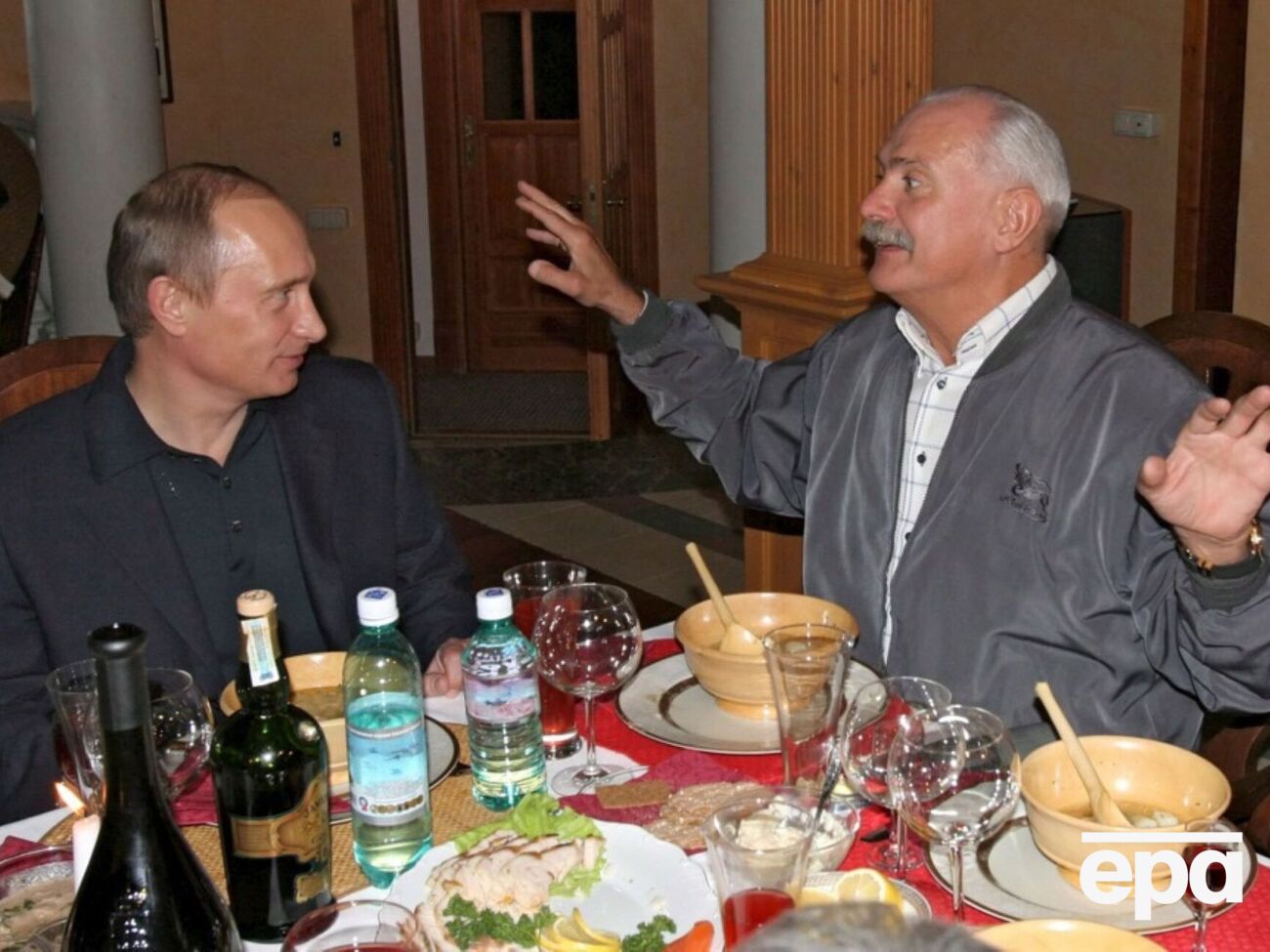 Михалков имеет доступ к Путину через общих друзей