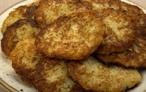 Приготуйте деруни на розігрітій сковороді з олією