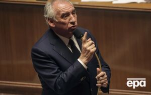 Байру осоромився на авіасалоні в Парижі